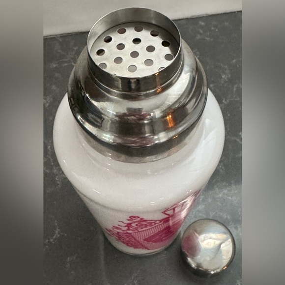 NEW Love Potion No 5 Pink & White Glass Cocktail Shaker Barware - Picture 5 of 6